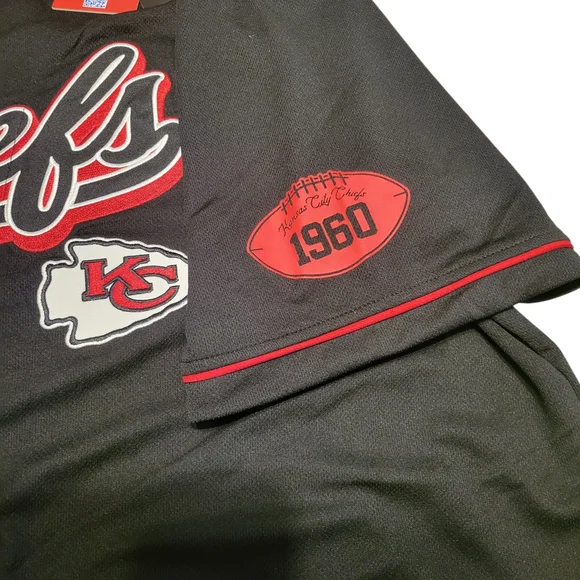 Kansas City Chiefs Black Button-Up Jersey - Picture 4 of 10